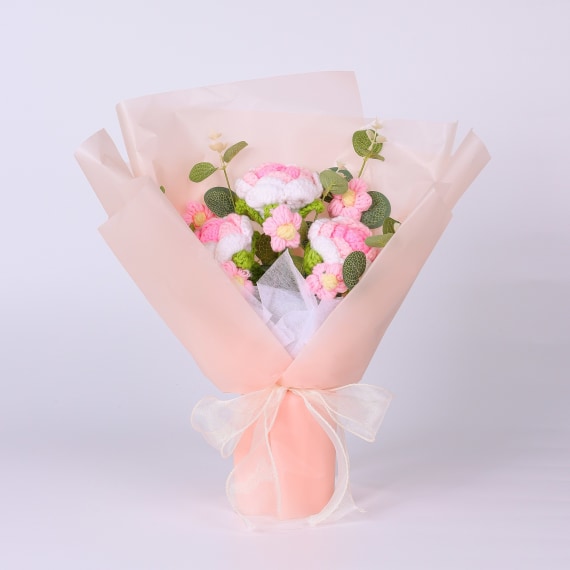Pink Gradient Rose Crochet Flower Bouquet