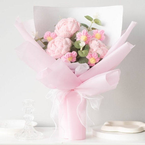 Tea Rose Crochet Flower Bouquet - Pink