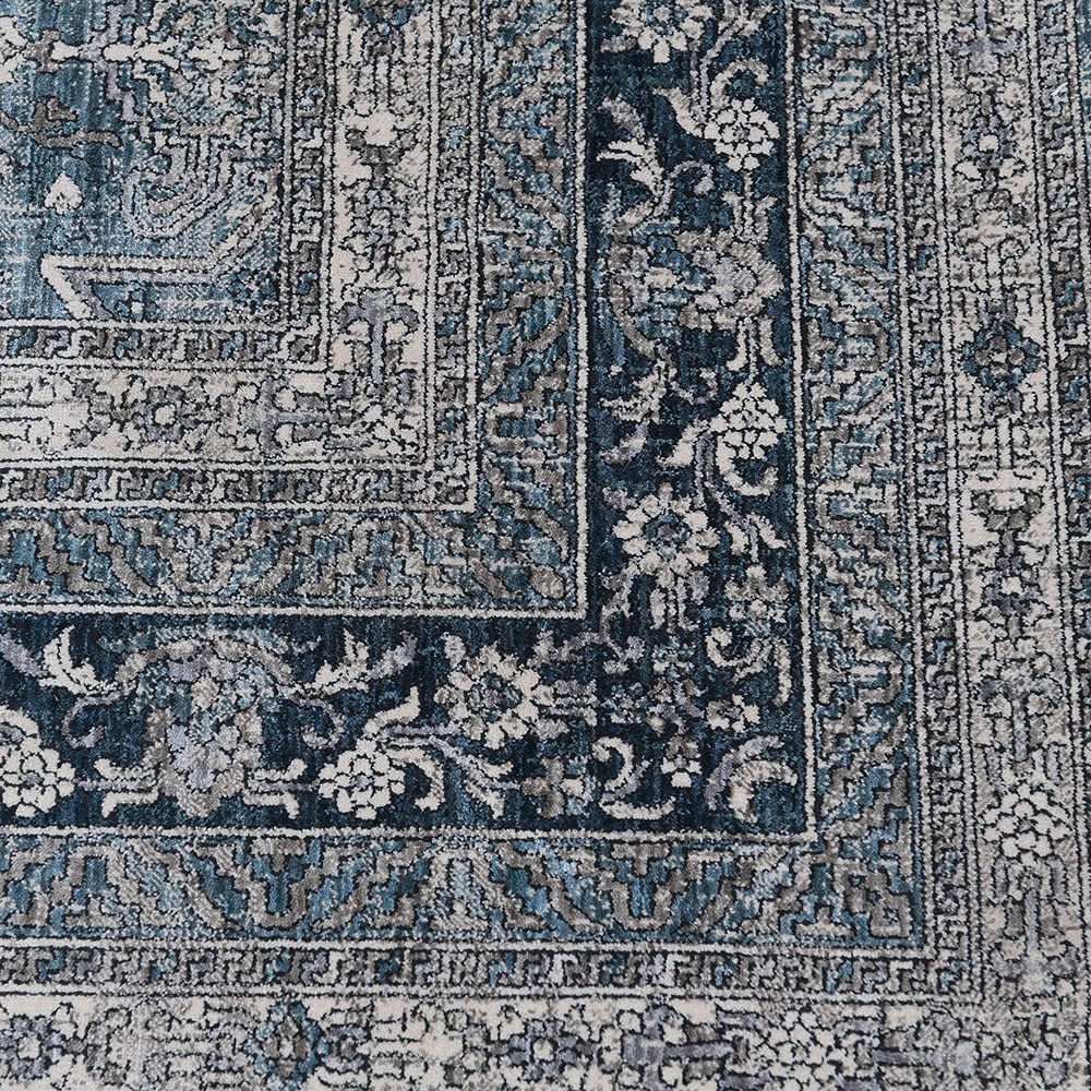 Oversized Traditional Border Rug Nicky Cornell