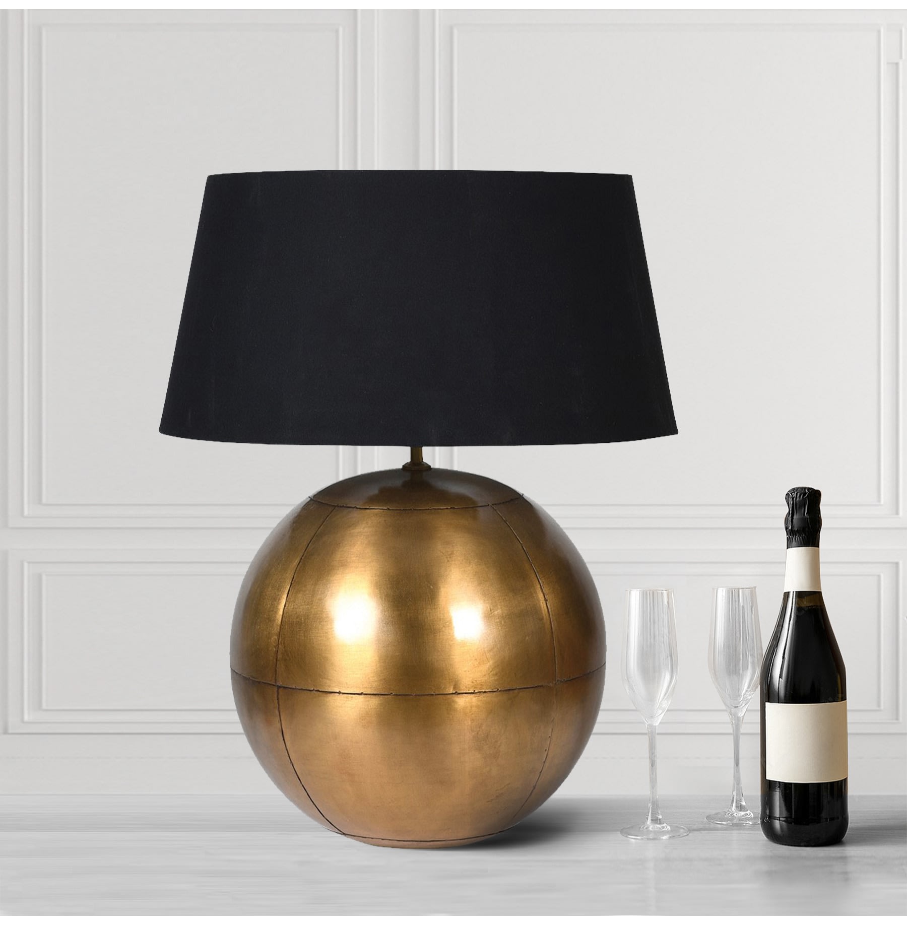 Iron Ball Table Lamp