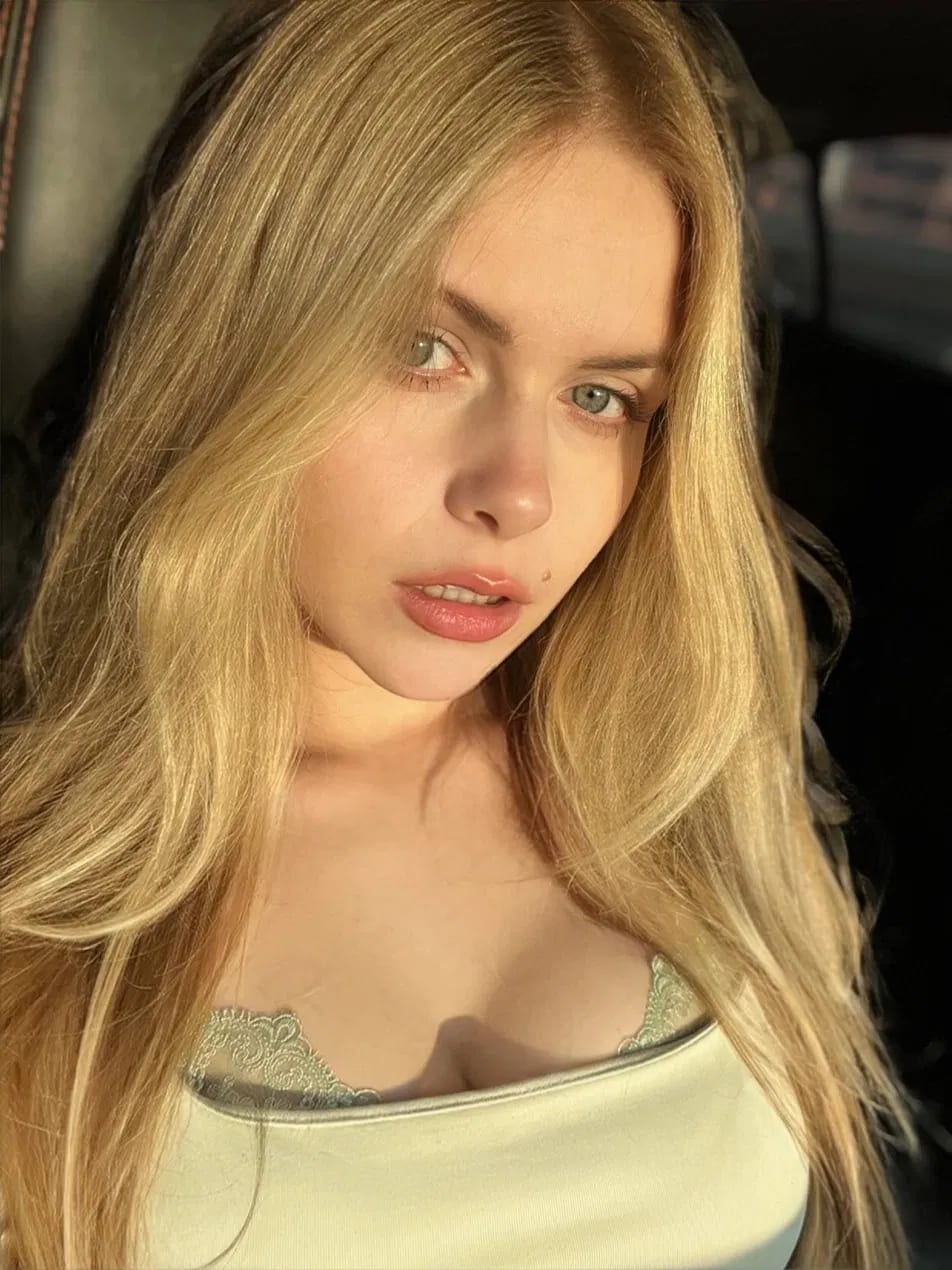 Michelle, beauty photo