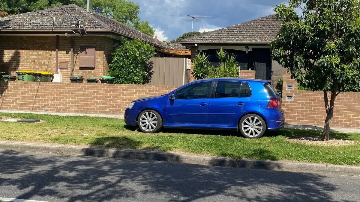 Verge Parking Rules Divide Australian States Amid Congestion Concerns - verge parking rules
