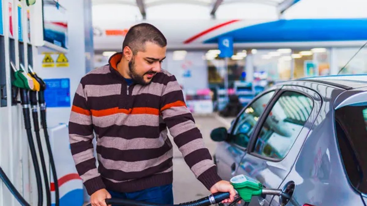 Consumer Confidence Rises as Gas Prices Fall, Inflation Persists Consumer Confidence Rises as Gas Prices Fall, Inflation Persists - consumer confidence