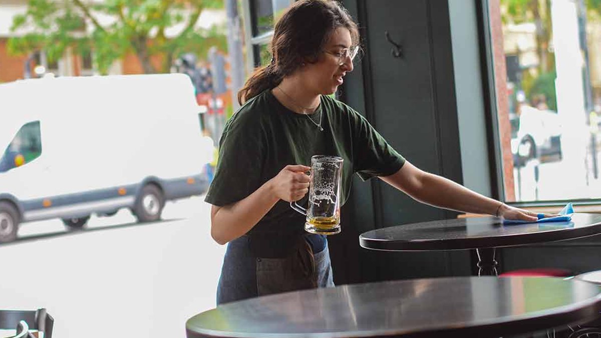 Minimum wage rise for young workers slowed Minimum wage rise for young workers slowed - minimum wage