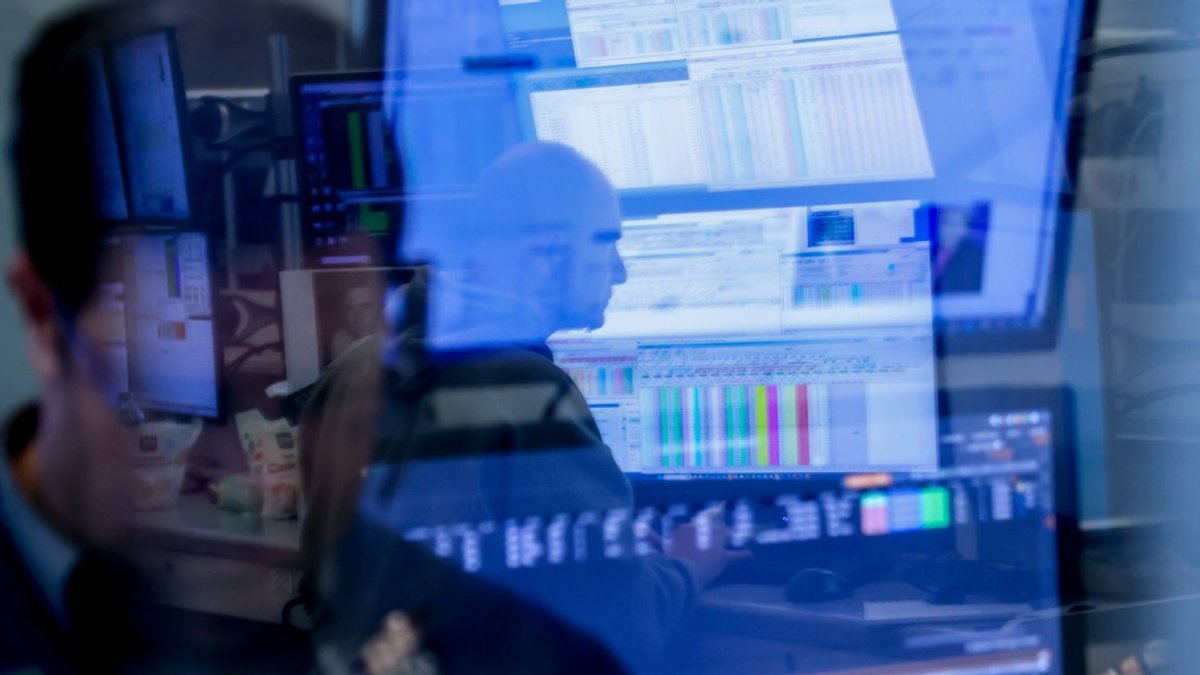 Eurozone Bank Fears Ease as Bond Yields Rise - eurozone bank