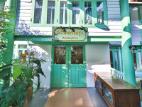 ร้านครัวกลางกรุง (Krua Klang Krung)