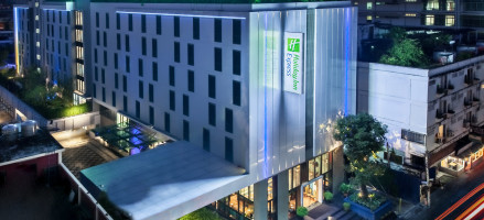 Holiday Inn Express Bangkok Soi Soonvijai (โรงแรมฮอลิเดย์ อินน์ เอ็กซ์เพรส กรุงเทพฯ ซอยศูนย์วิจัย)