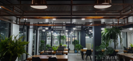 เล่นงานโคเวิร์กกิ้งสเปซ  Play+work co-working space