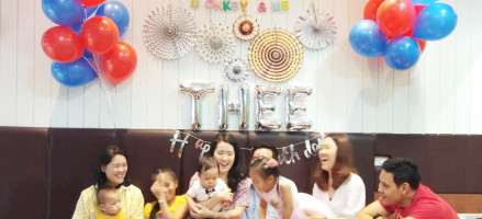 Monkey & Me Kids Cafe