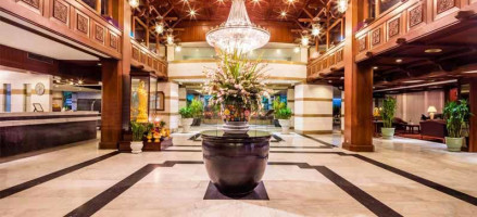 Bangkok Palace Hotel