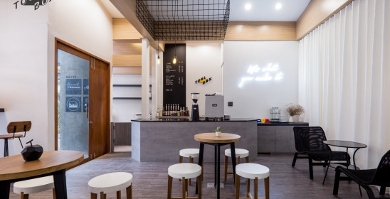 Toolbox cafe & workspace