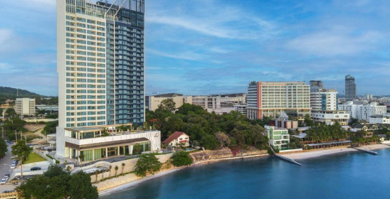 S. Sriracha Hotel & Residence