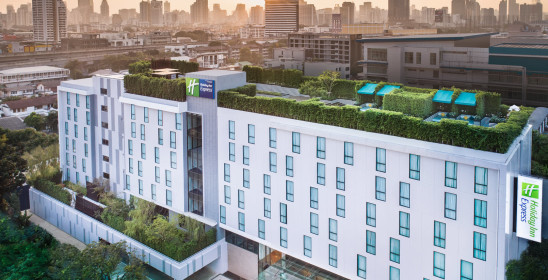 Holiday Inn Express Bangkok Soi Soonvijai (โรงแรมฮอลิเดย์ อินน์ เอ็กซ์เพรส กรุงเทพฯ ซอยศูนย์วิจัย)