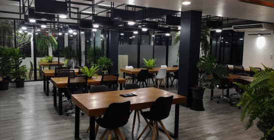 เล่นงานโคเวิร์กกิ้งสเปซ  Play+work co-working space