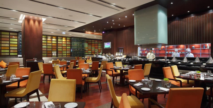 Holiday Inn Bangkok Silom