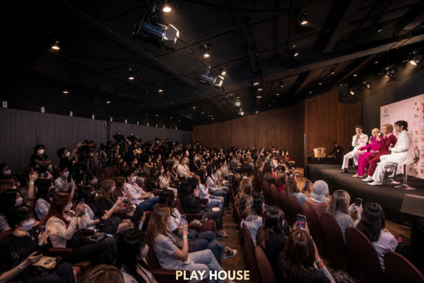 PLAYHOUSE