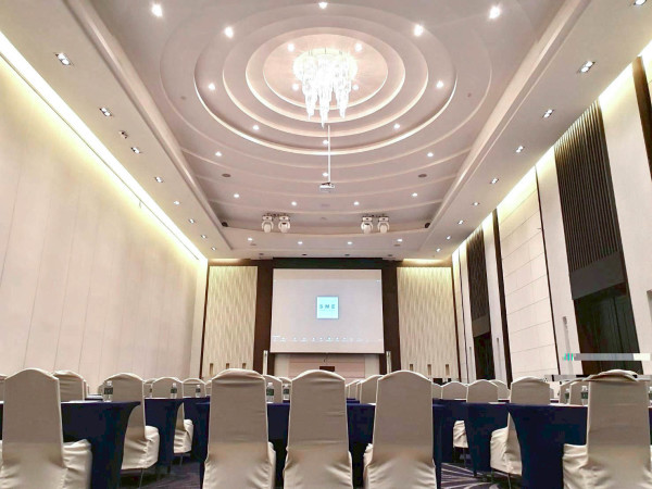 GRAND BALLROOM (Half Ball Room)