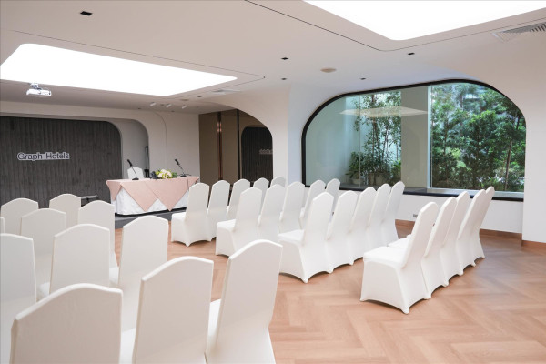 MONOCLE ROOM