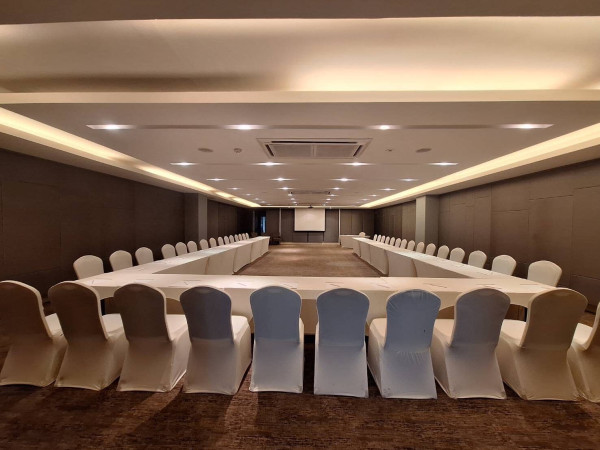 Laddawan Meeting Room