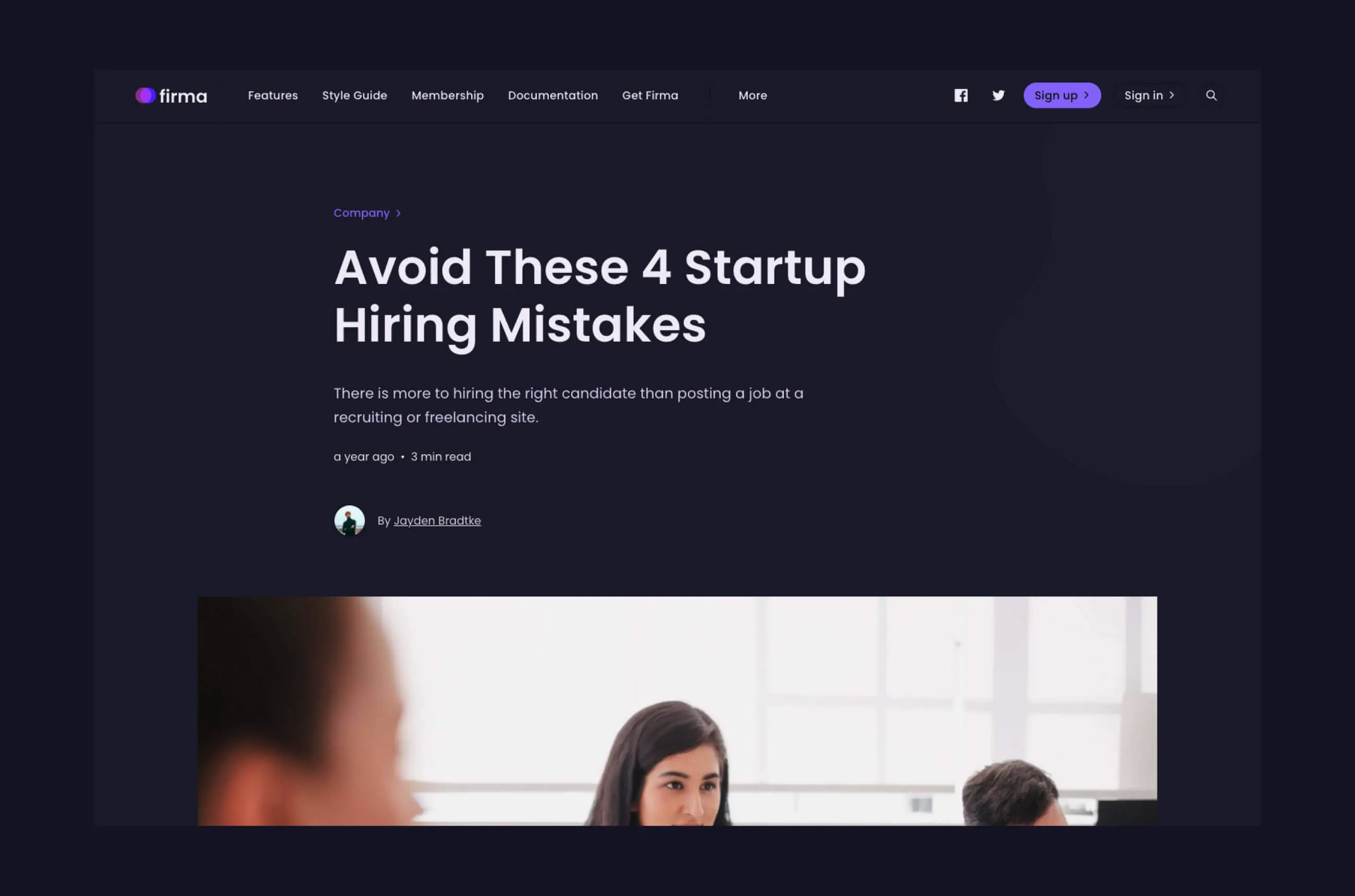 Dark version of Firma viewed in a large window size.