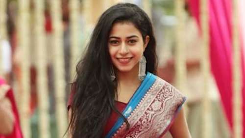 Gul Panag To Play Sports Coach In Student Of The Year 2 Tiger shroff, tara sutaria, ananya pandey, aditya seal, manoj pahwa, samir soni, gul panag. editorji