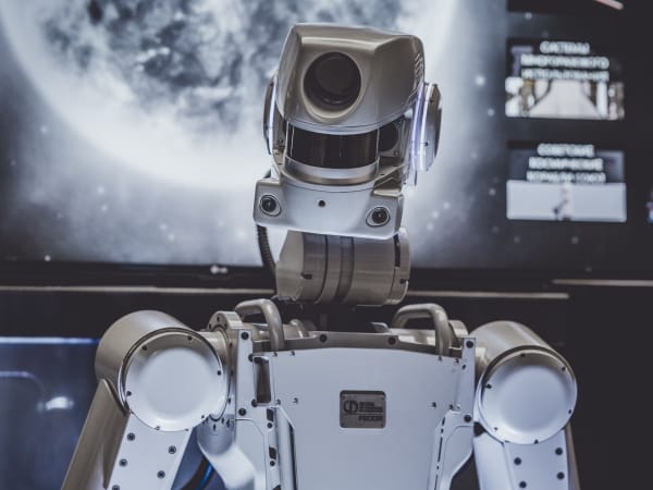 What Is The Difference Between Machine Learning and Artificial Intelligence?