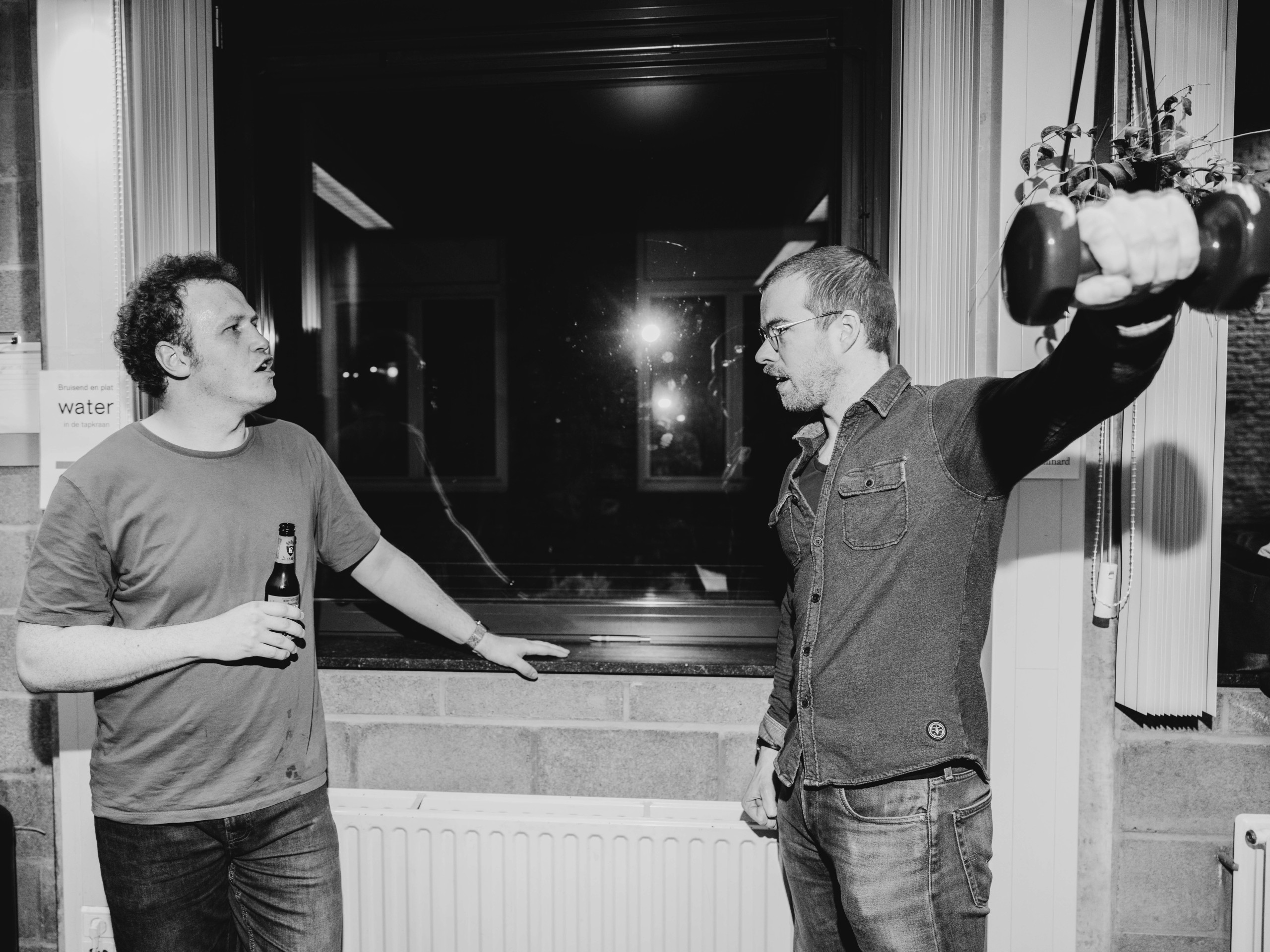 Onbekend<br>en<br>Ongeremd Hero Background