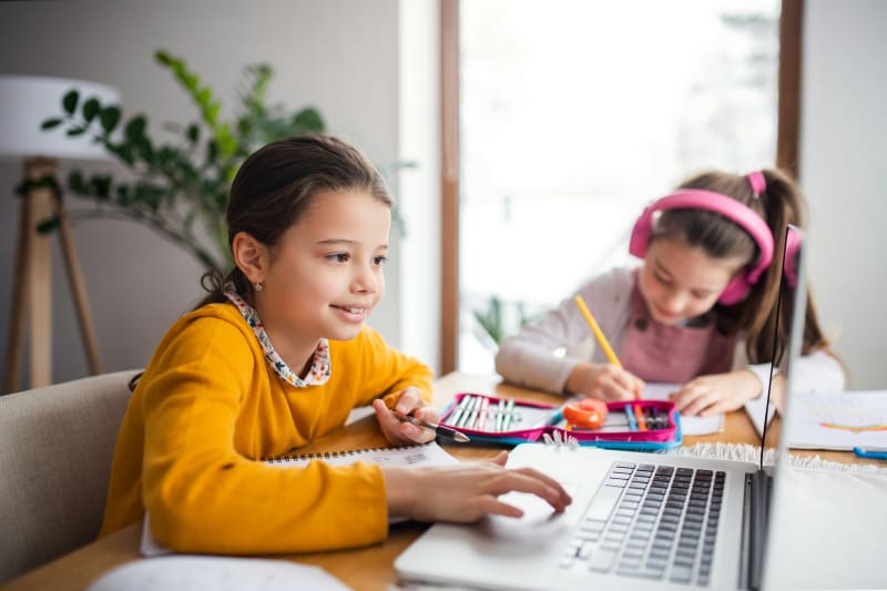 Children doing Edzo homework