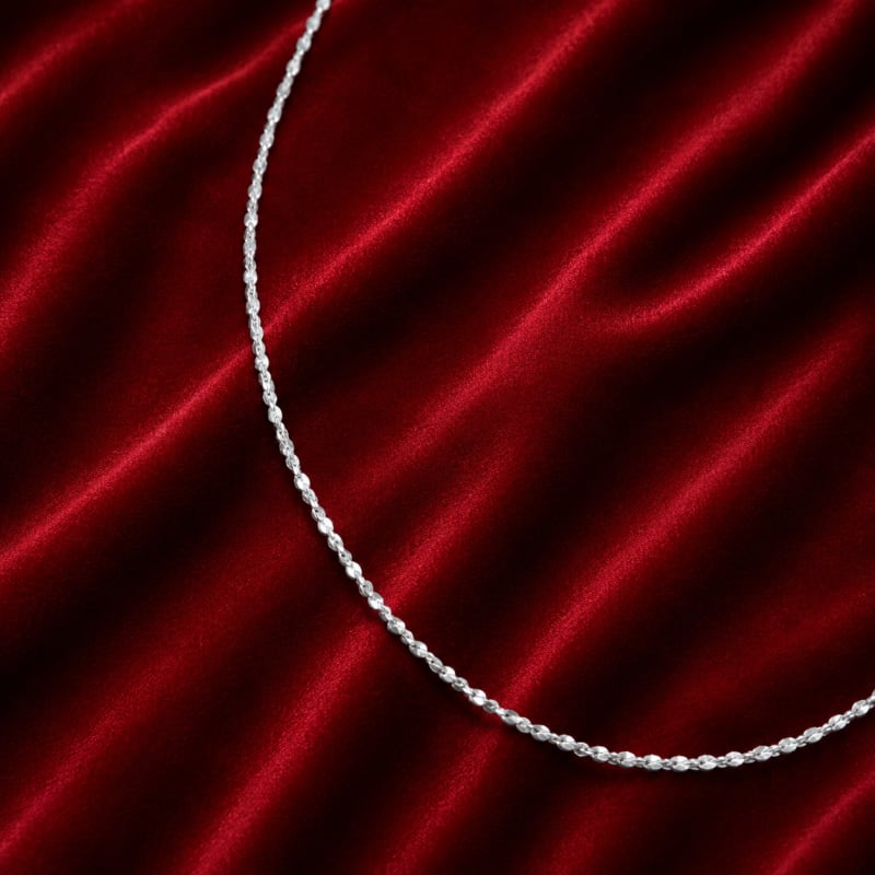 Thin chain - view 2