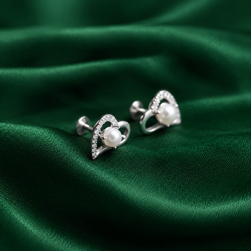 Pearl with heart silver stud - view 2