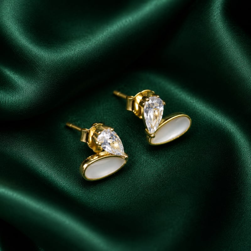 Mother of pearl heart gold plated stud