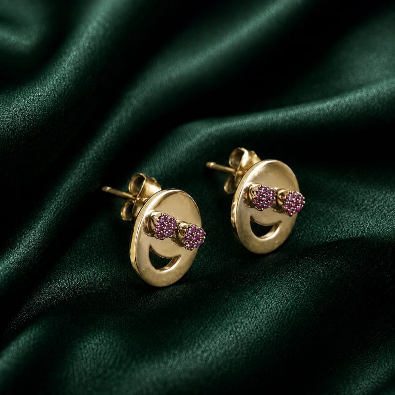 Smiley gold plated stud