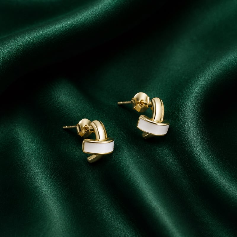 Band gold plated stud