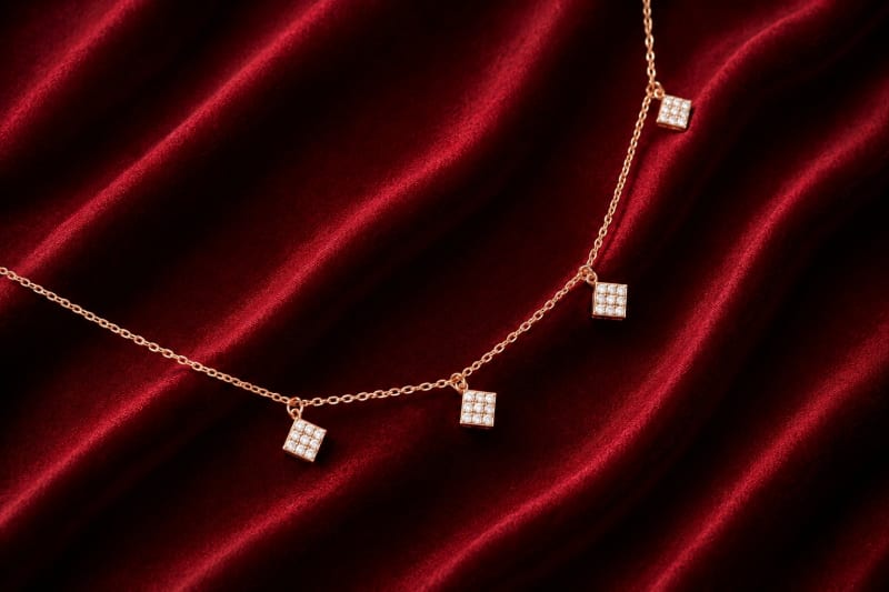 Neck pendent chain
