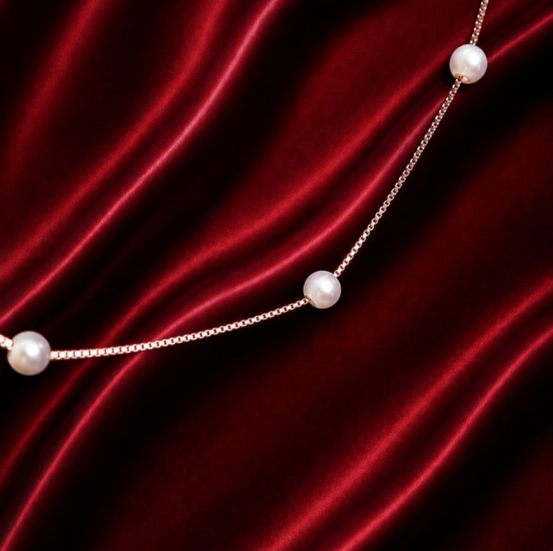 single pearl chain - view 3