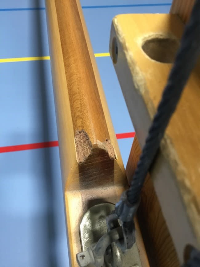 skader på bom til gymsal