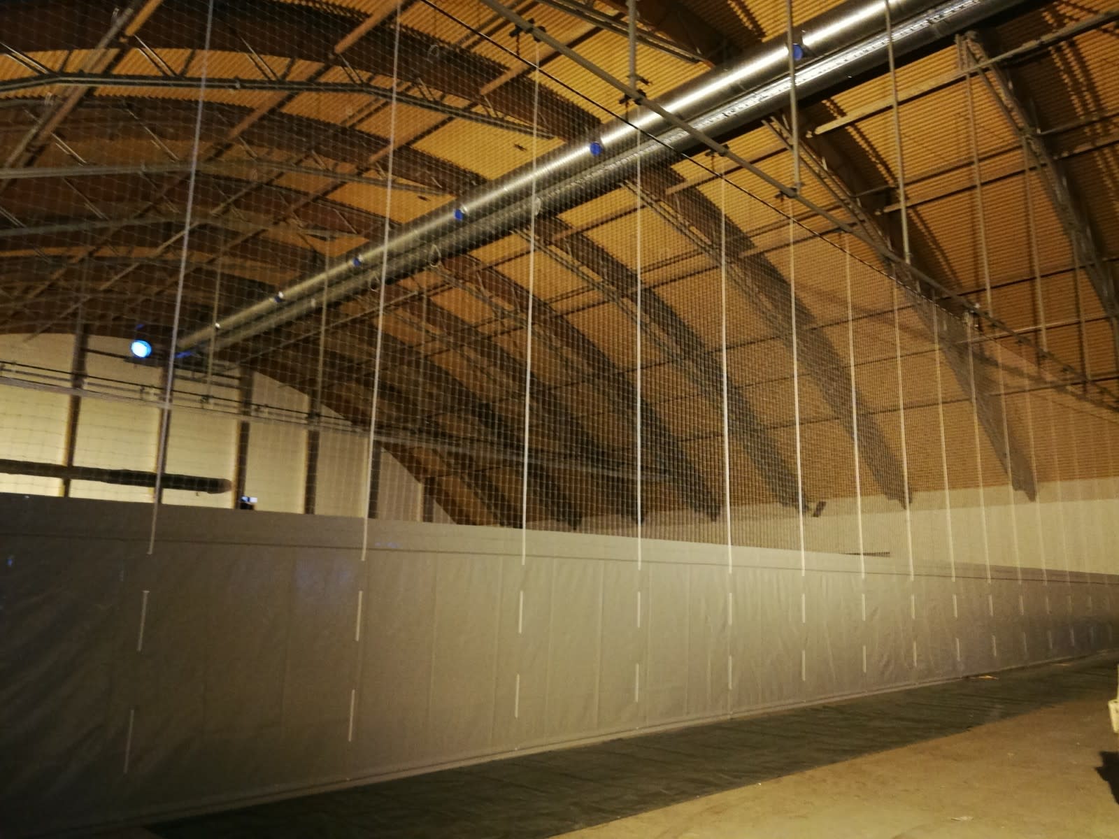 Ranahallen - skillevegg og garderobe