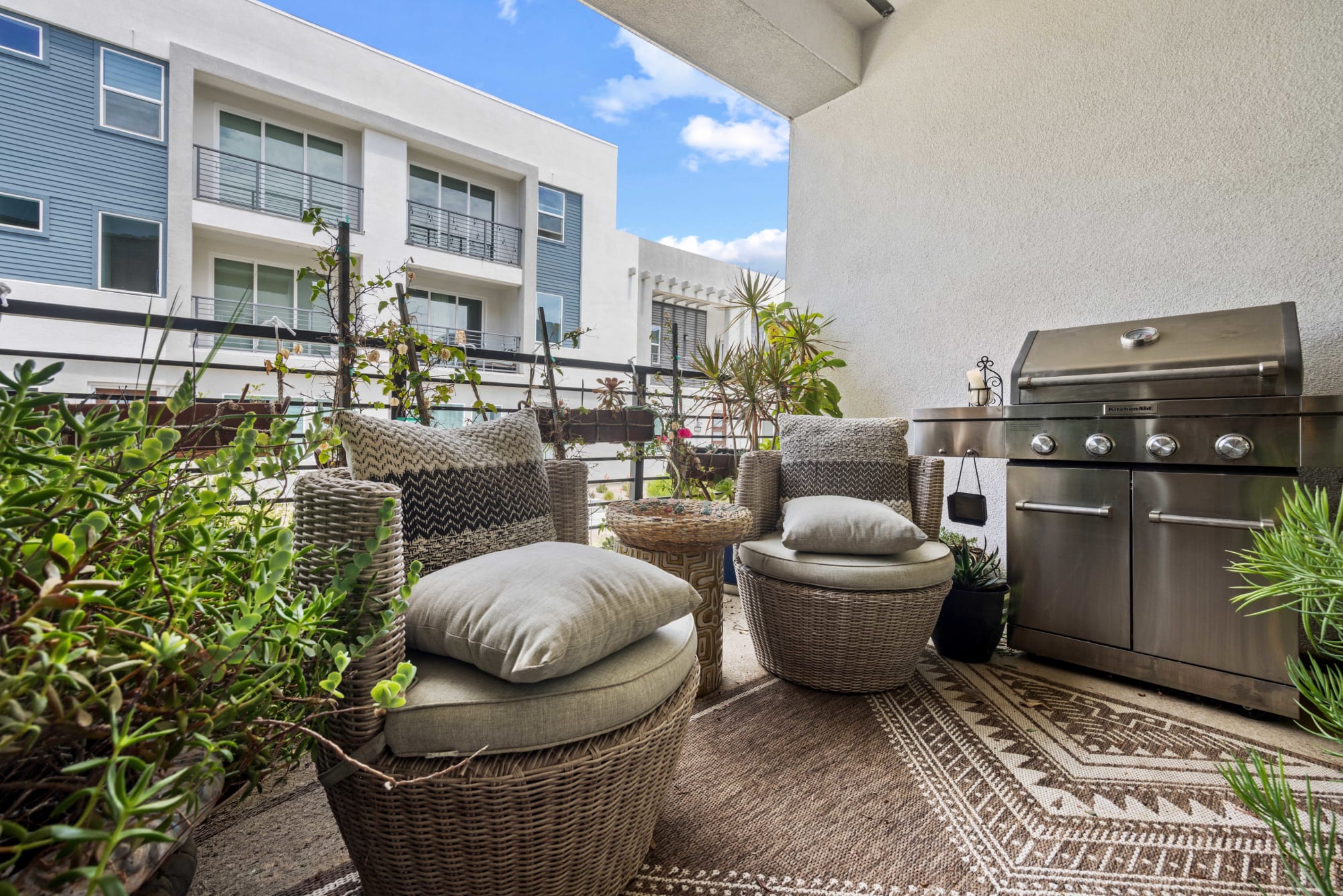 Outdoors & Greenery — gallery image 1