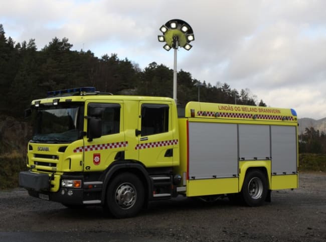 Ny brannbil levert til Lindås og Meland Brannvern - TLF 2500/200 påbygget Scania P380 4x2
