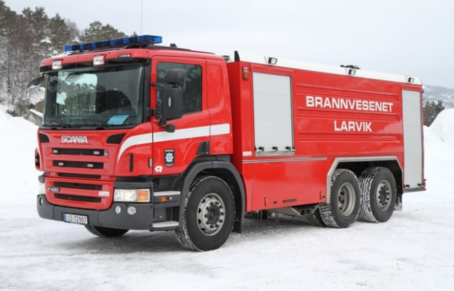 Ny branntankbil levert til Larvik Brannvesen - GTLF 10800 påbygget Scania P420 6x2*4