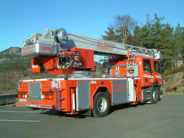 Metz stigebil på Scania P114 LB 4x2 51/380 hk