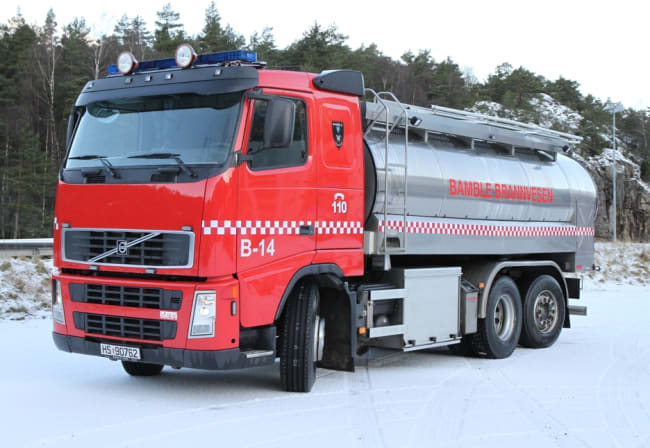 Vi har utrustet branntankbil på brukt Volvo chassis for Bamble brannvesen