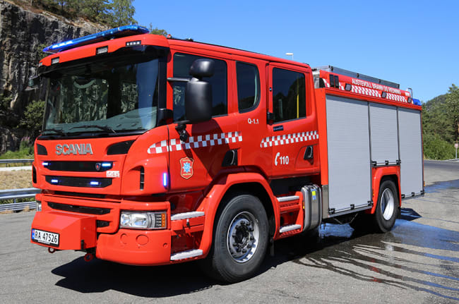 Vi gratulerer Austevoll Brann og redning med ny brannbil på Scania 4x2 chassis