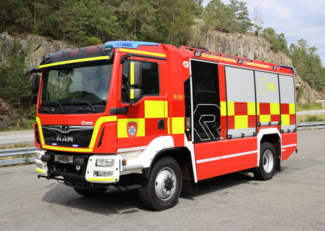 Vi gratulerer NORBRA IKS, Åfarnes stasjon, med ny brannbil på MAN chassis med Rosenbauer AT påbygg