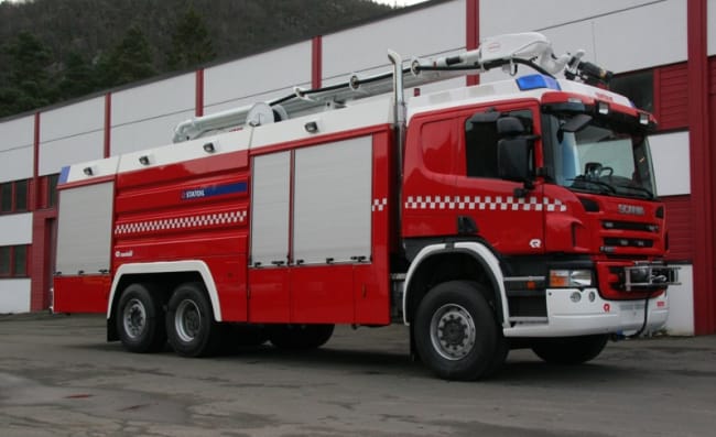 Industribrannbil ULF 3500/6000/250 med HRET 15 på Scania P420 6x4*4