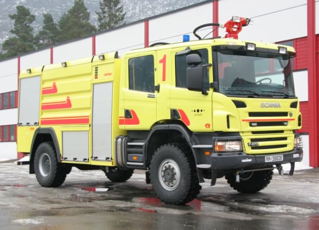 Flyplassbrannbil Mosjøen Lufthavn FLF 6000/400 på Scania P470CB 4x4, 470 hk, Automat
