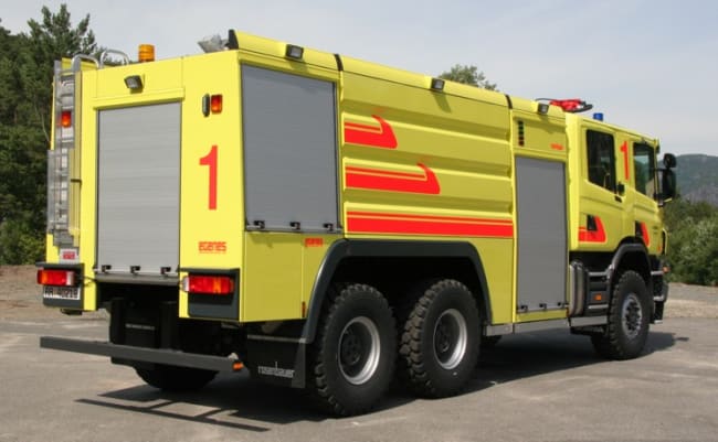 Flyplassbrannbil til Molde lufthavn, FLF 8000/500 på Scania P470CB 6x6, 470 hk, Automat