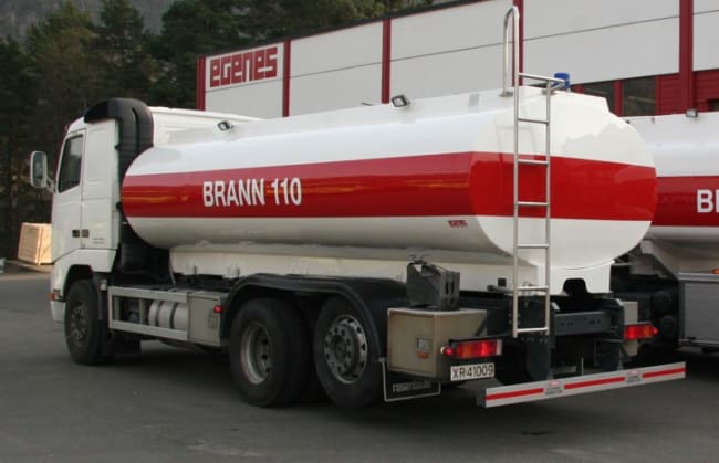 Tankbil GTLF 14000 på brukt Volvo FH12 6x2, 420 hk
