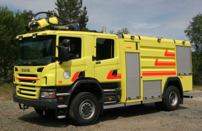 Flyplassbrannbil til Sveagrua på Svalbard, FLF 6000/400 på Scania P420CB 4x4, 420 hk, Automat