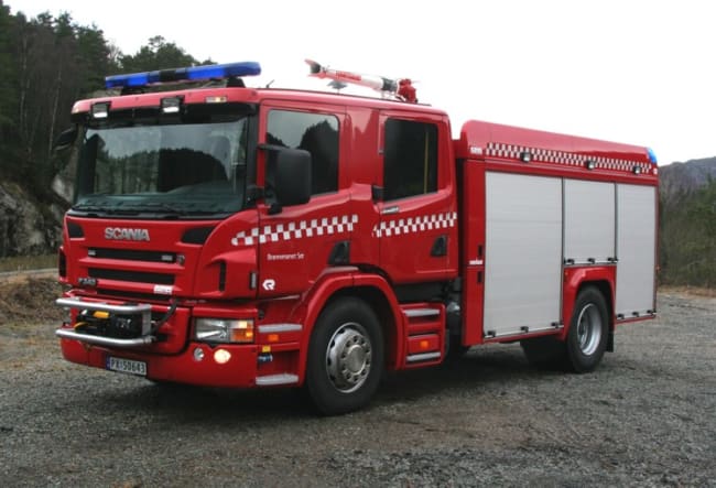 Brannbil TLF 3000/400 på Scania P340/43 4x2, 340hk, Automat - Brannvesenet Sør - Mandal